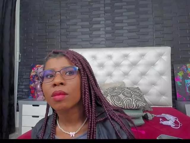 YvoneJones on BongaCams 