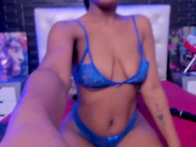 YvoneJones on BongaCams 