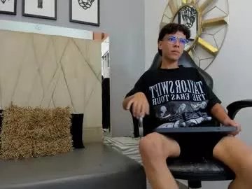 Freechat adams_bobby on Chaturbate