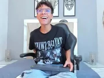 Freechat adams_bobby on Chaturbate