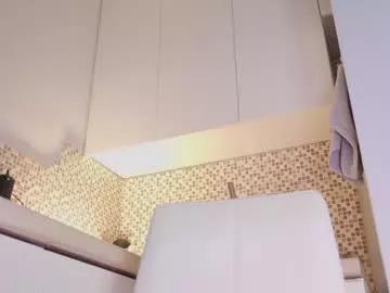 aveksmr from Chaturbate