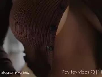 Freechat dearnina on Chaturbate