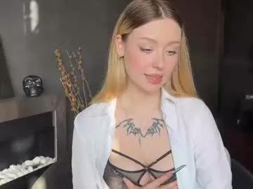 Freechat ella_knockers_xl on Chaturbate