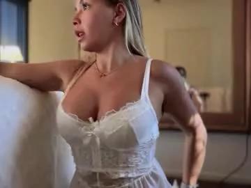 hiiandrea on Chaturbate