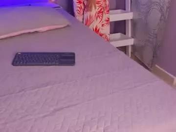 Freechat isa_little4u on Chaturbate