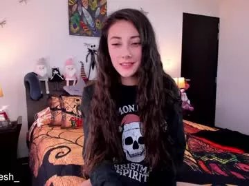 Freechat kellytesh on Chaturbate