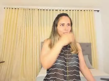 laura__martiinez on Chaturbate