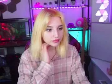 Freechat lunatale on Chaturbate