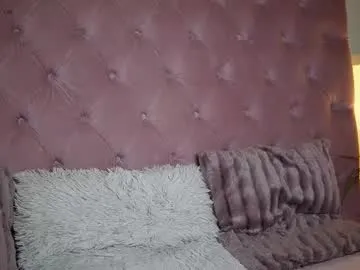 Freechat maiamini on Chaturbate