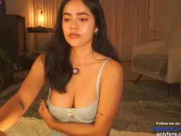 Freechat n_o_v_a on Chaturbate