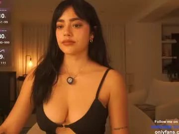 Freechat n_o_v_a on Chaturbate