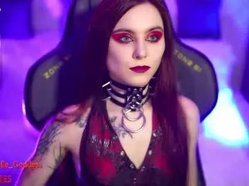 nelle_ on Chaturbate 