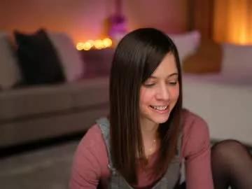 newchloe18 from Chaturbate