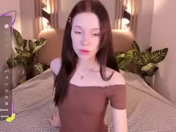 nikkimiltons on Chaturbate