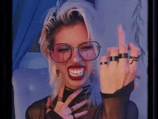 Offline TinaRoberts19 on Streamate