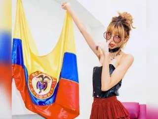 Offline TinaRoberts19 on Streamate