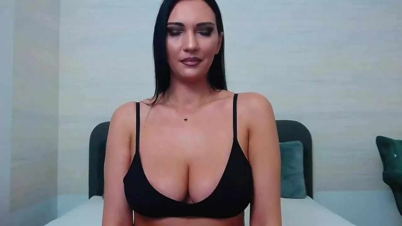 AnnaLarson on Streamray 