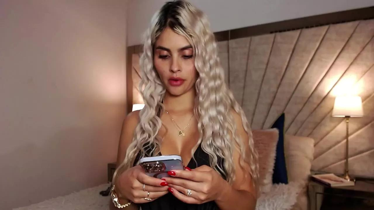 DaniSalazar on Streamray 
