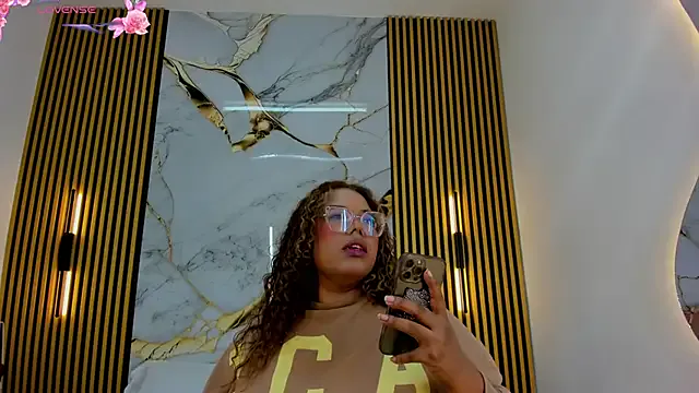 _nickypurple_ on StripChat