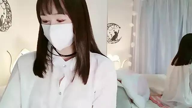 Freechat aaanyan on StripChat