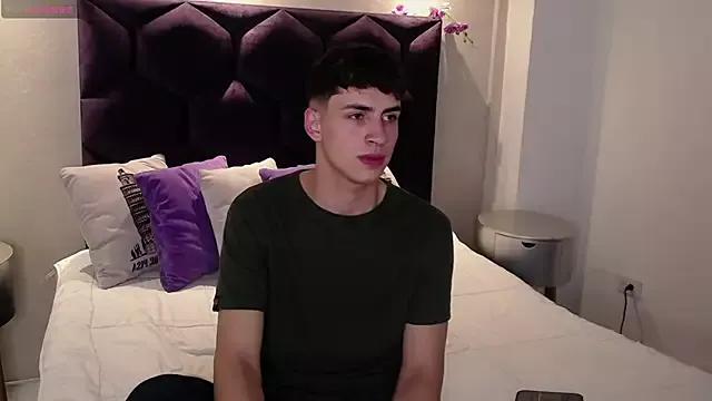 Private AdrianRinaldi on StripChat