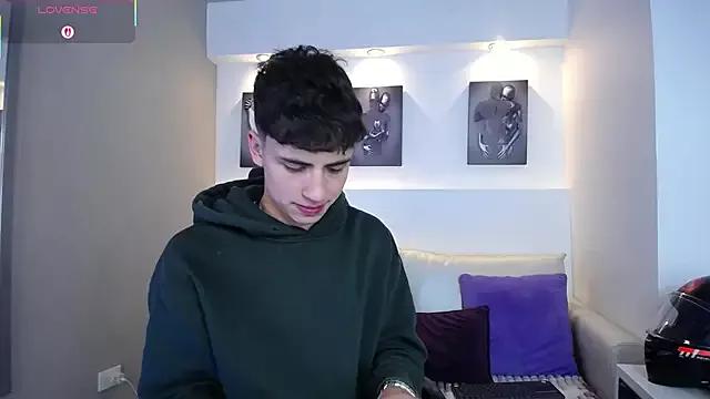 Private AdrianRinaldi on StripChat