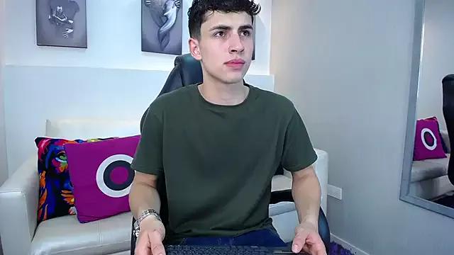 Private AdrianRinaldi on StripChat