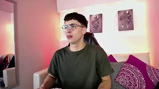 Private AdrianRinaldi on StripChat