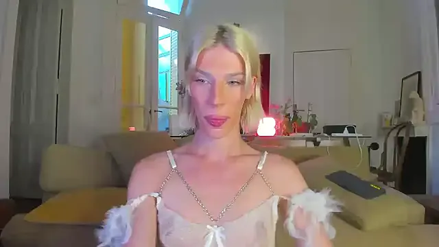AliceSnowCatt on StripChat