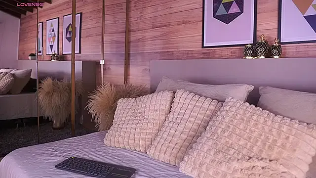 StripChat AmmyScott is Freechat AmmyScott — Shake my ass+ spanks hard