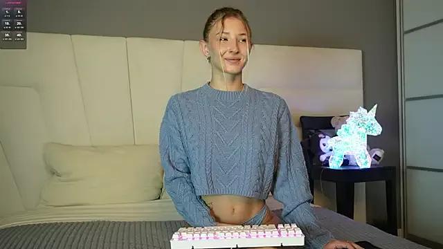 Cute annief0x from StripChat annief0x from StripChat