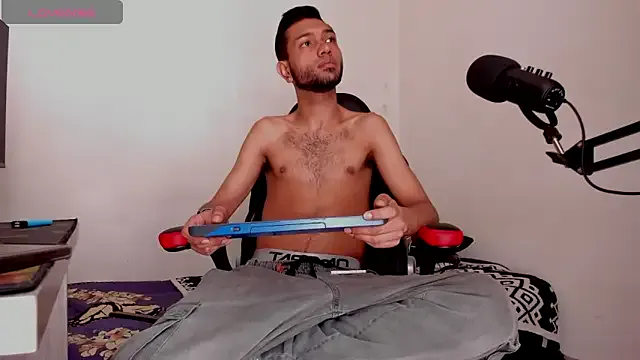 Aron_Baylor on StripChat