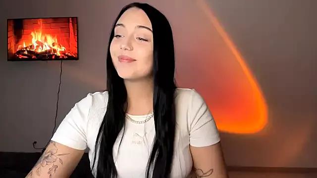 BuddingCave on StripChat