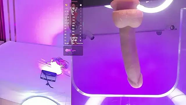 CamilaVegas_ — Topless and oil in my tits