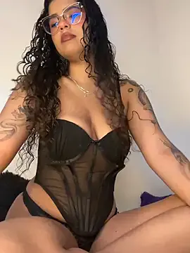 CaroBeach on StripChat
