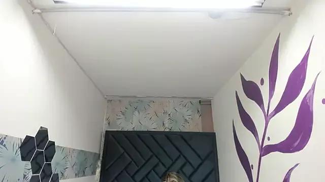 Freechat Charlot_milf on StripChat