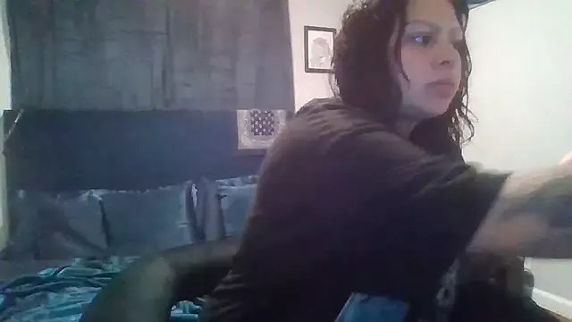 Freechat chicanachic13 on StripChat