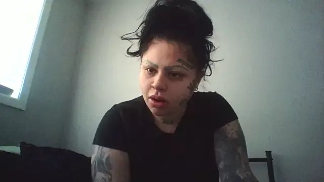 Freechat chicanachic13 on StripChat