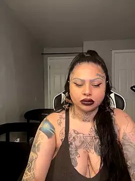 Freechat chicanachic13 on StripChat