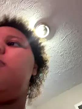 chocolate_bella on StripChat 