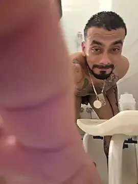 Cnutt310 on StripChat