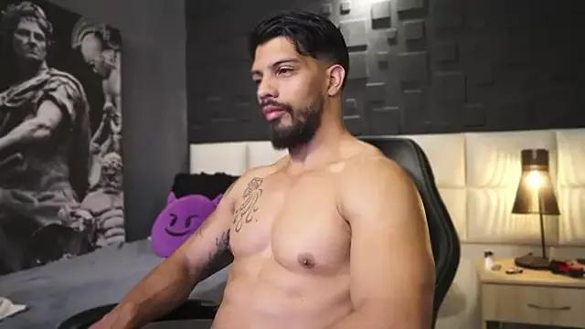 DannSaenz on StripChat 