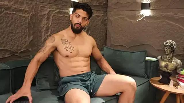 DannSaenz on StripChat 