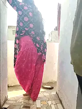Desicouple1706 on StripChat