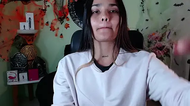 Freechat DestinyHills on StripChat