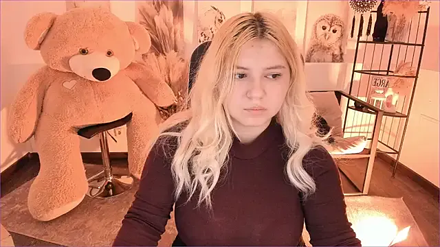 DiaAngell on StripChat 