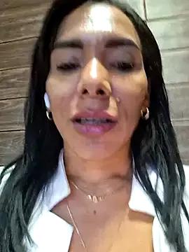 Freechat Doll_Loren on StripChat