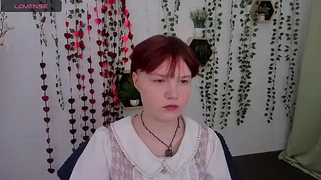 DreamyLuna on StripChat 