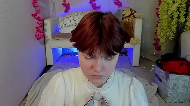 DreamyLuna on StripChat 