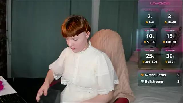 DreamyLuna on StripChat 